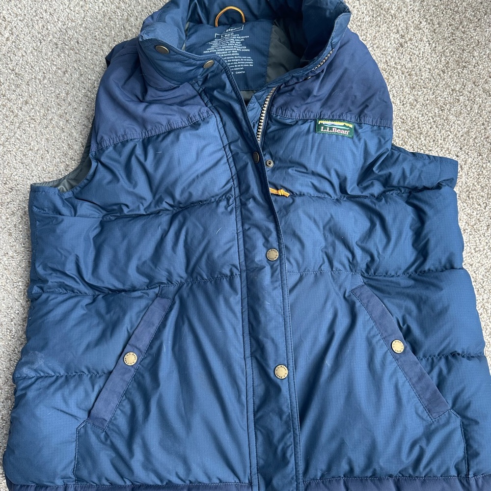 L.L. Bean Men's Mountain Classic Down Vest, size large